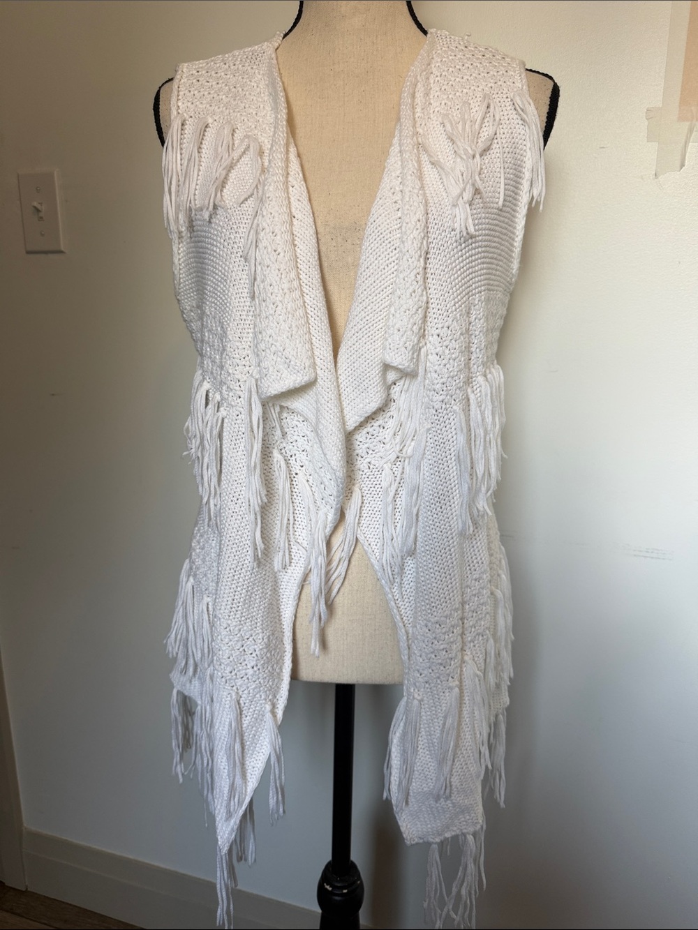 Anna Bella Small White Knit Fringe Vest